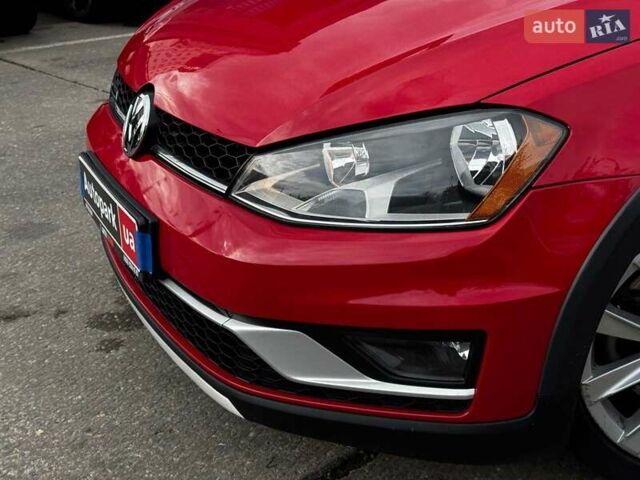 Красный Фольксваген Golf Alltrack, объемом двигателя 1.8 л и пробегом 133 тыс. км за 11980 $, фото 9 на Automoto.ua