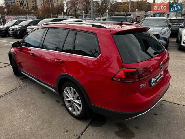 Красный Фольксваген Golf Alltrack, объемом двигателя 1.8 л и пробегом 133 тыс. км за 11980 $, фото 3 на Automoto.ua