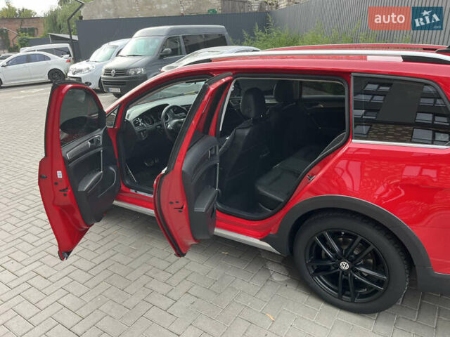 Красный Фольксваген Golf Alltrack, объемом двигателя 1.8 л и пробегом 208 тыс. км за 12499 $, фото 13 на Automoto.ua