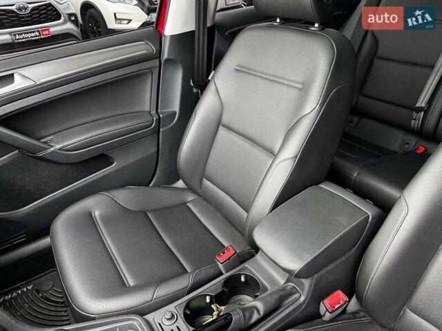 Красный Фольксваген Golf Alltrack, объемом двигателя 1.8 л и пробегом 133 тыс. км за 11980 $, фото 16 на Automoto.ua