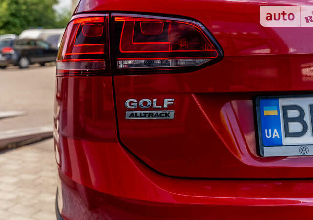 Красный Фольксваген Golf Alltrack, объемом двигателя 1.8 л и пробегом 86 тыс. км за 15800 $, фото 7 на Automoto.ua