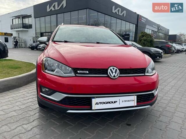 Красный Фольксваген Golf Alltrack, объемом двигателя 1.8 л и пробегом 78 тыс. км за 15850 $, фото 3 на Automoto.ua