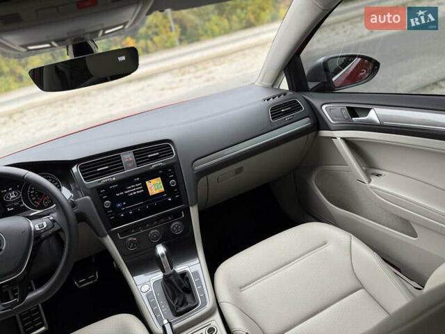 Красный Фольксваген Golf Alltrack, объемом двигателя 1.8 л и пробегом 45 тыс. км за 16300 $, фото 26 на Automoto.ua