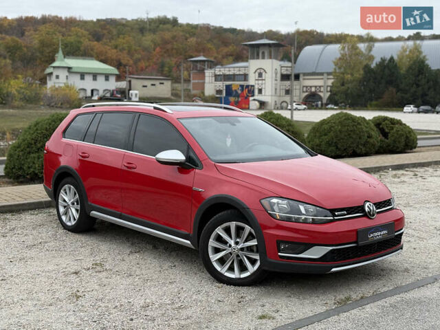 Красный Фольксваген Golf Alltrack, объемом двигателя 1.8 л и пробегом 45 тыс. км за 16300 $, фото 3 на Automoto.ua
