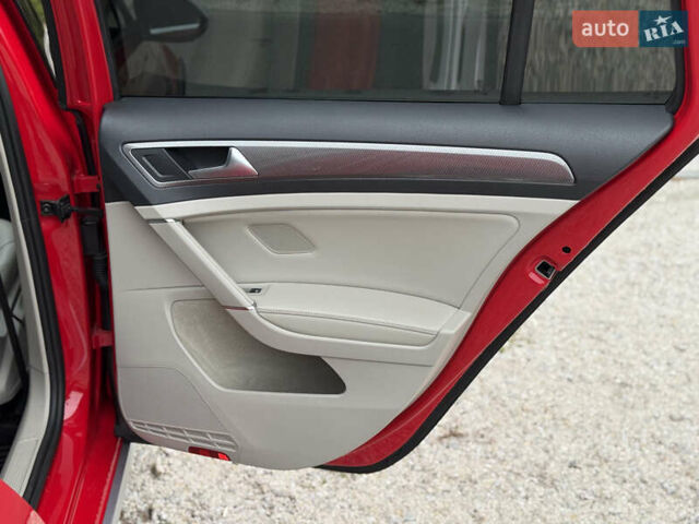 Красный Фольксваген Golf Alltrack, объемом двигателя 1.8 л и пробегом 45 тыс. км за 16300 $, фото 30 на Automoto.ua
