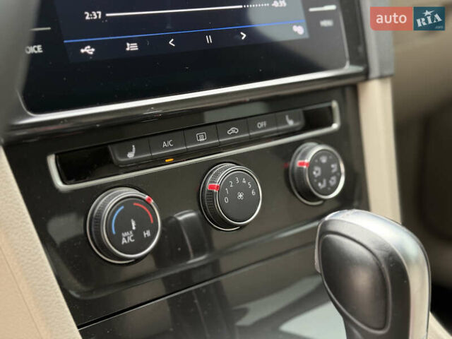 Красный Фольксваген Golf Alltrack, объемом двигателя 1.8 л и пробегом 45 тыс. км за 16300 $, фото 22 на Automoto.ua