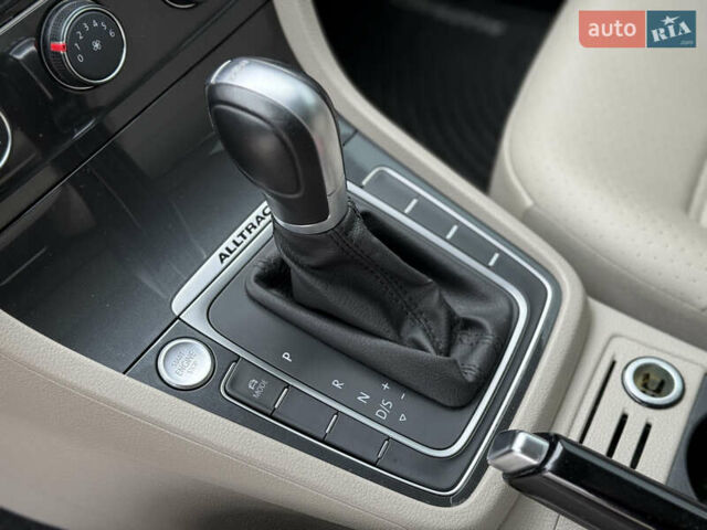 Красный Фольксваген Golf Alltrack, объемом двигателя 1.8 л и пробегом 45 тыс. км за 16300 $, фото 23 на Automoto.ua