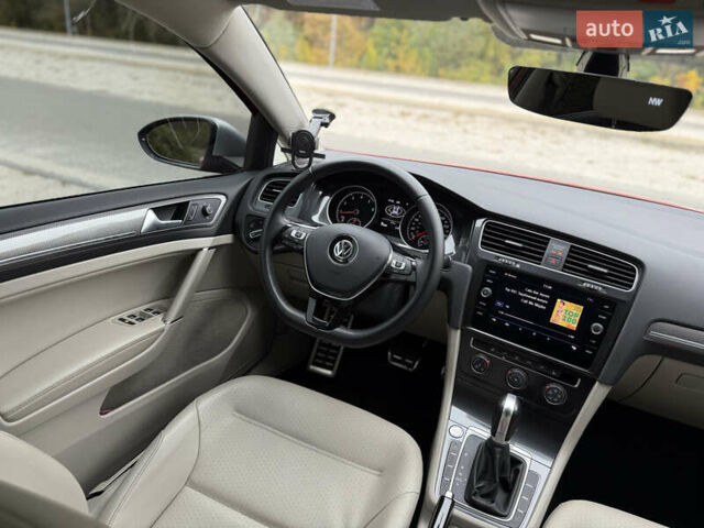 Красный Фольксваген Golf Alltrack, объемом двигателя 1.8 л и пробегом 45 тыс. км за 16300 $, фото 25 на Automoto.ua