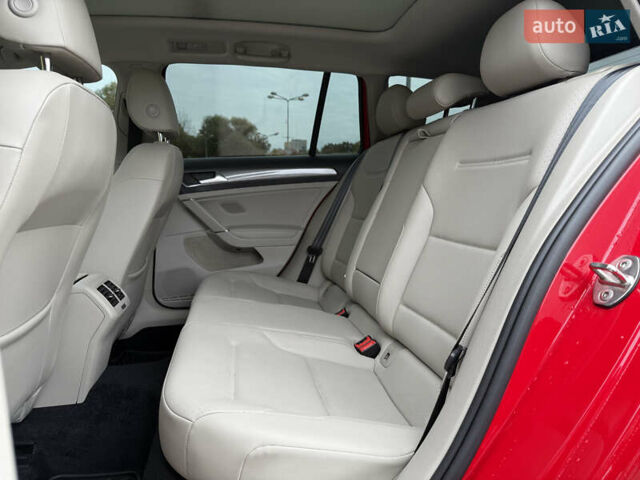 Красный Фольксваген Golf Alltrack, объемом двигателя 1.8 л и пробегом 45 тыс. км за 16300 $, фото 29 на Automoto.ua