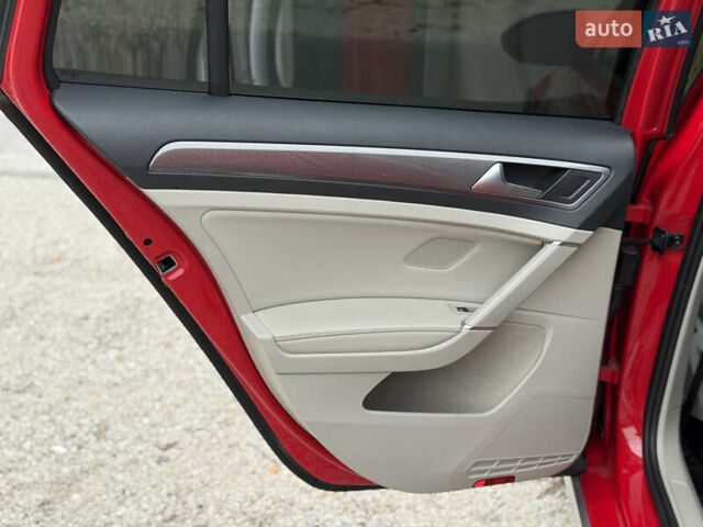 Красный Фольксваген Golf Alltrack, объемом двигателя 1.8 л и пробегом 45 тыс. км за 16300 $, фото 27 на Automoto.ua