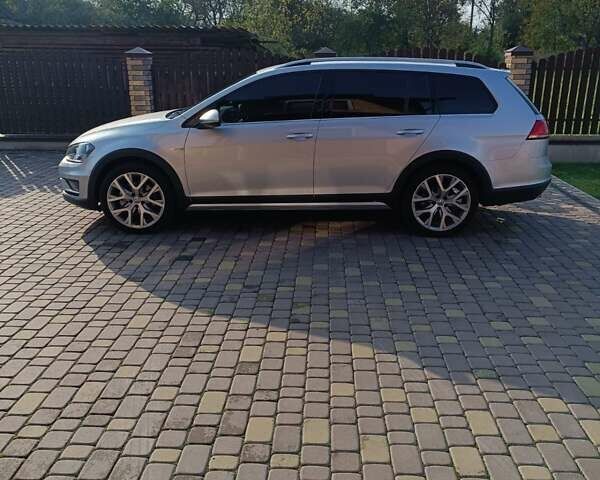 Серый Фольксваген Golf Alltrack, объемом двигателя 1.97 л и пробегом 168 тыс. км за 15150 $, фото 27 на Automoto.ua