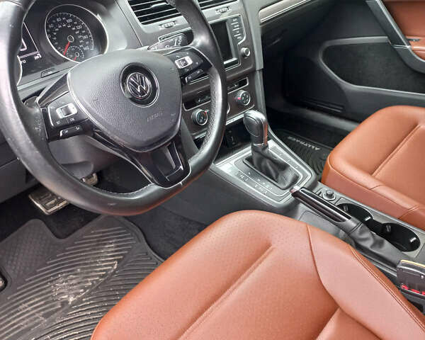 Серый Фольксваген Golf Alltrack, объемом двигателя 1.8 л и пробегом 101 тыс. км за 14500 $, фото 7 на Automoto.ua