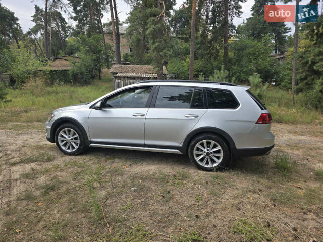 Серый Фольксваген Golf Alltrack, объемом двигателя 1.8 л и пробегом 90 тыс. км за 16000 $, фото 2 на Automoto.ua