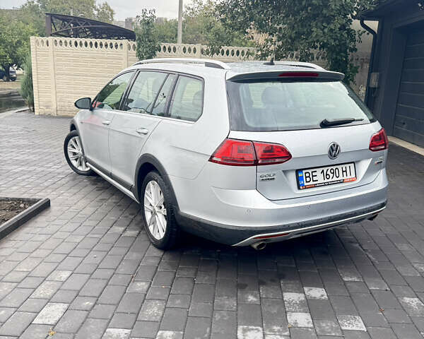Серый Фольксваген Golf Alltrack, объемом двигателя 1.8 л и пробегом 128 тыс. км за 14200 $, фото 4 на Automoto.ua