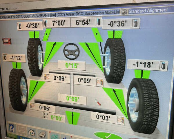 Серый Фольксваген Golf Alltrack, объемом двигателя 1.8 л и пробегом 92 тыс. км за 16600 $, фото 21 на Automoto.ua