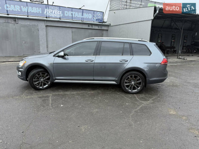 Серый Фольксваген Golf Alltrack, объемом двигателя 1.8 л и пробегом 112 тыс. км за 16200 $, фото 5 на Automoto.ua