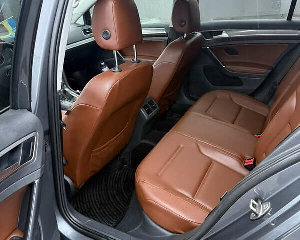 Серый Фольксваген Golf Alltrack, объемом двигателя 1.8 л и пробегом 112 тыс. км за 16200 $, фото 9 на Automoto.ua