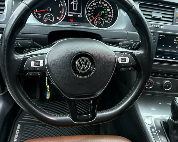 Серый Фольксваген Golf Alltrack, объемом двигателя 1.8 л и пробегом 112 тыс. км за 16200 $, фото 6 на Automoto.ua