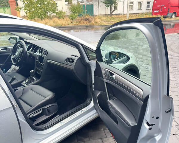 Серый Фольксваген Golf Alltrack, объемом двигателя 1.8 л и пробегом 128 тыс. км за 14200 $, фото 20 на Automoto.ua
