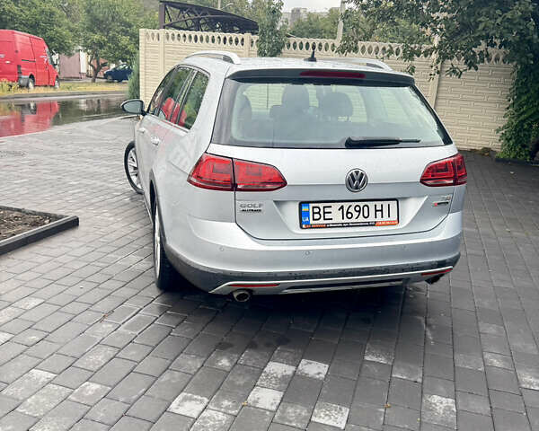 Серый Фольксваген Golf Alltrack, объемом двигателя 1.8 л и пробегом 128 тыс. км за 14200 $, фото 3 на Automoto.ua