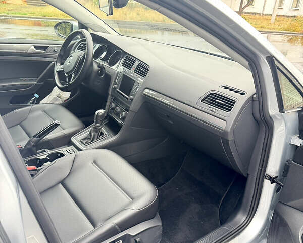 Серый Фольксваген Golf Alltrack, объемом двигателя 1.8 л и пробегом 128 тыс. км за 14200 $, фото 16 на Automoto.ua