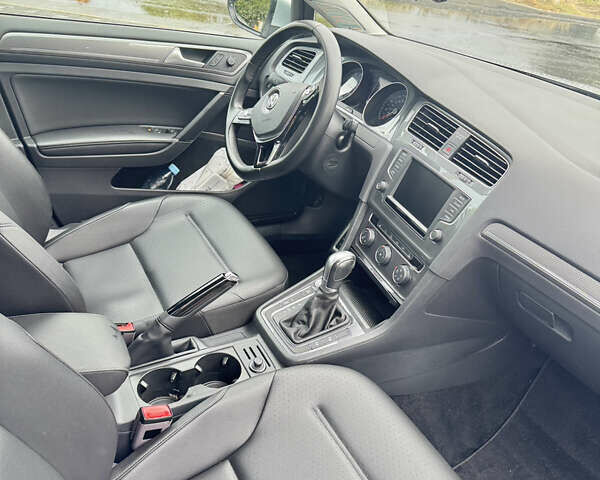 Серый Фольксваген Golf Alltrack, объемом двигателя 1.8 л и пробегом 128 тыс. км за 14200 $, фото 18 на Automoto.ua