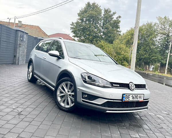 Серый Фольксваген Golf Alltrack, объемом двигателя 1.8 л и пробегом 128 тыс. км за 14200 $, фото 2 на Automoto.ua