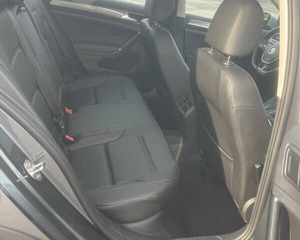 Серый Фольксваген Golf Alltrack, объемом двигателя 1.8 л и пробегом 116 тыс. км за 16550 $, фото 14 на Automoto.ua