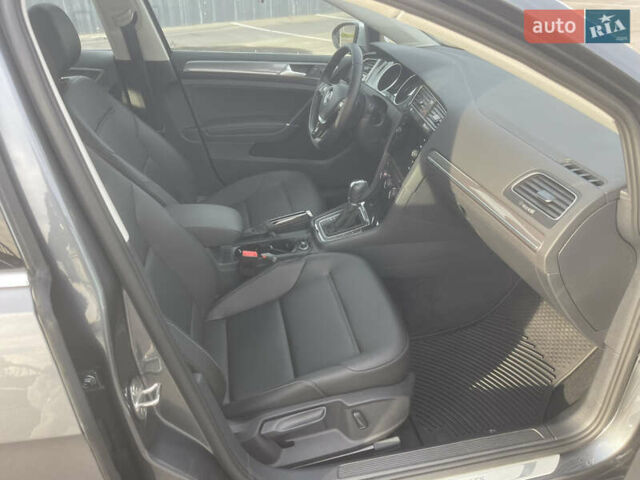 Серый Фольксваген Golf Alltrack, объемом двигателя 1.8 л и пробегом 116 тыс. км за 16550 $, фото 13 на Automoto.ua