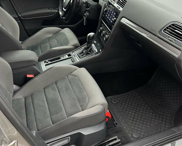 Серый Фольксваген Golf Alltrack, объемом двигателя 2 л и пробегом 185 тыс. км за 19900 $, фото 11 на Automoto.ua