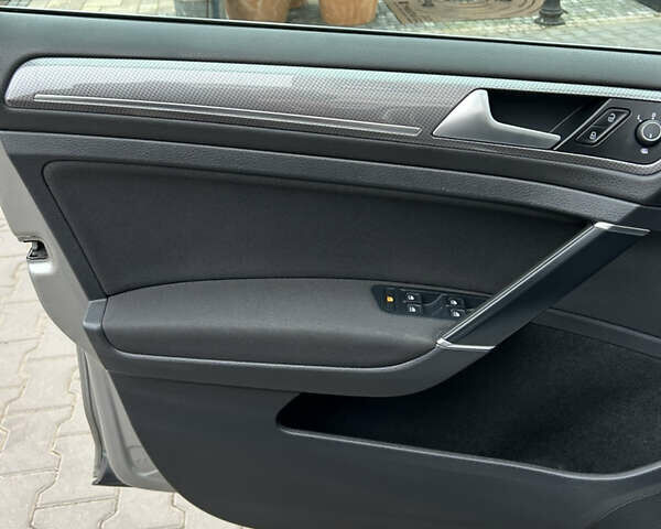 Серый Фольксваген Golf Alltrack, объемом двигателя 2 л и пробегом 185 тыс. км за 19900 $, фото 10 на Automoto.ua