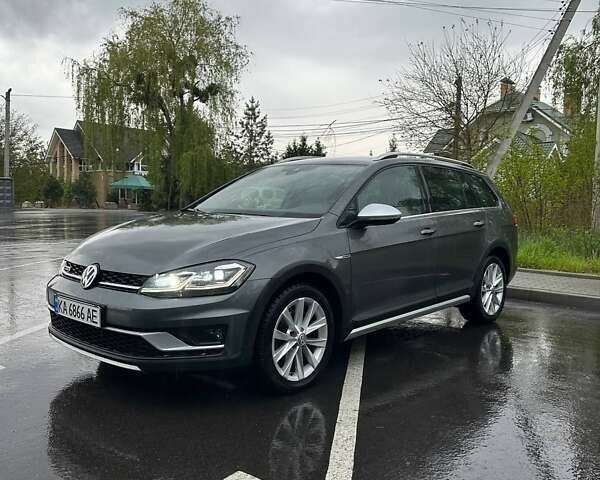 Серый Фольксваген Golf Alltrack, объемом двигателя 2 л и пробегом 254 тыс. км за 19500 $, фото 3 на Automoto.ua