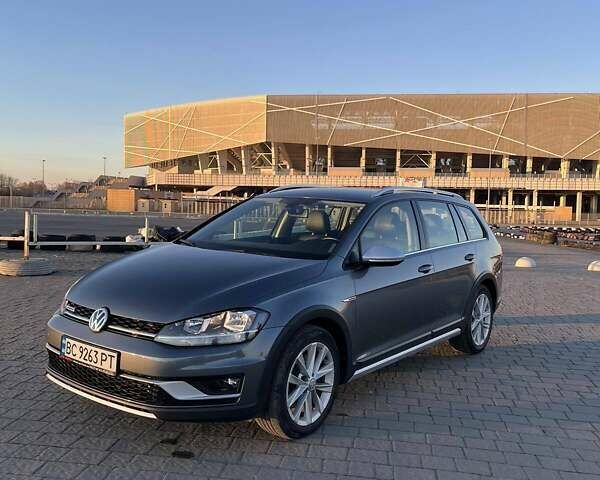 Серый Фольксваген Golf Alltrack, объемом двигателя 1.8 л и пробегом 37 тыс. км за 17500 $, фото 5 на Automoto.ua