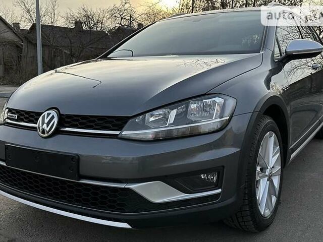 Сірий Фольксваген Golf Alltrack, об'ємом двигуна 1.8 л та пробігом 28 тис. км за 17900 $, фото 1 на Automoto.ua