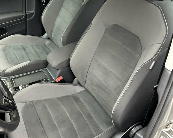 Серый Фольксваген Golf Alltrack, объемом двигателя 2 л и пробегом 185 тыс. км за 19900 $, фото 16 на Automoto.ua