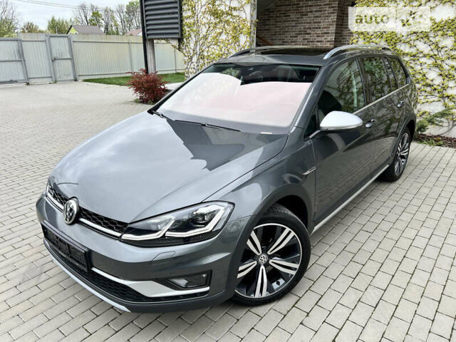 Серый Фольксваген Golf Alltrack, объемом двигателя 2 л и пробегом 186 тыс. км за 21499 $, фото 2 на Automoto.ua