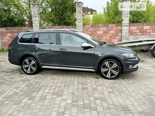 Серый Фольксваген Golf Alltrack, объемом двигателя 2 л и пробегом 194 тыс. км за 21500 $, фото 3 на Automoto.ua