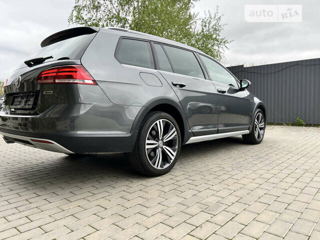 Серый Фольксваген Golf Alltrack, объемом двигателя 2 л и пробегом 185 тыс. км за 21699 $, фото 7 на Automoto.ua