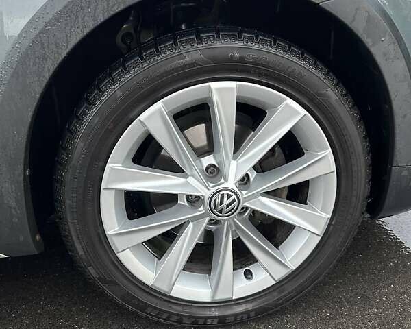 Серый Фольксваген Golf Alltrack, объемом двигателя 2 л и пробегом 254 тыс. км за 19500 $, фото 26 на Automoto.ua