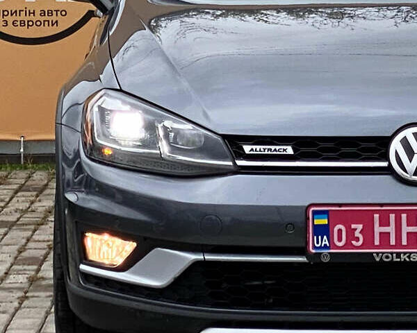 Серый Фольксваген Golf Alltrack, объемом двигателя 1.8 л и пробегом 72 тыс. км за 16200 $, фото 4 на Automoto.ua