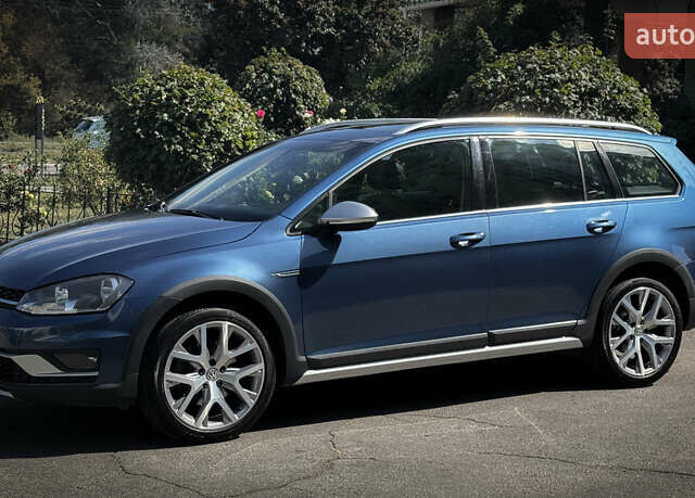 Синий Фольксваген Golf Alltrack, объемом двигателя 1.8 л и пробегом 72 тыс. км за 13500 $, фото 3 на Automoto.ua