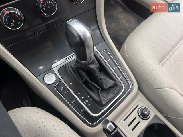 Синий Фольксваген Golf Alltrack, объемом двигателя 1.8 л и пробегом 117 тыс. км за 13300 $, фото 21 на Automoto.ua