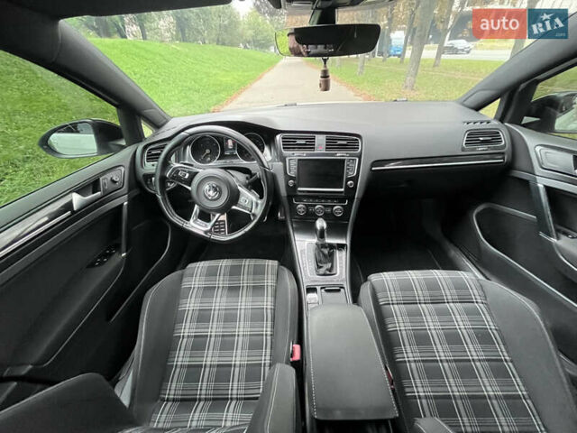 Белый Фольксваген Golf GTD, объемом двигателя 2 л и пробегом 272 тыс. км за 15999 $, фото 10 на Automoto.ua