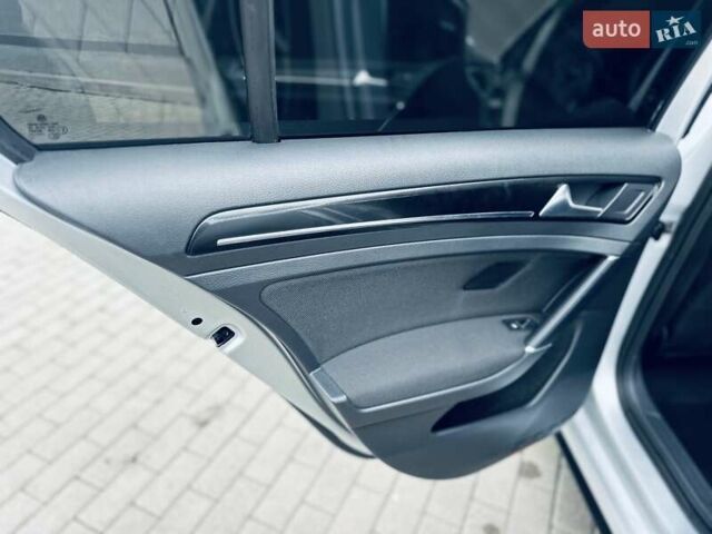 Серый Фольксваген Golf GTD, объемом двигателя 2 л и пробегом 205 тыс. км за 15100 $, фото 41 на Automoto.ua