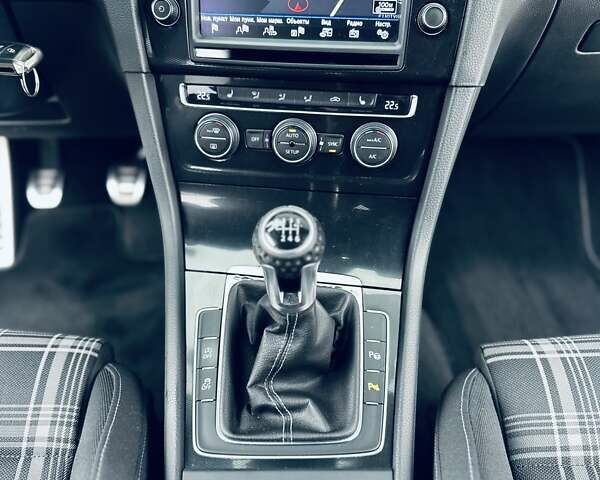 Серый Фольксваген Golf GTD, объемом двигателя 2 л и пробегом 205 тыс. км за 15100 $, фото 46 на Automoto.ua