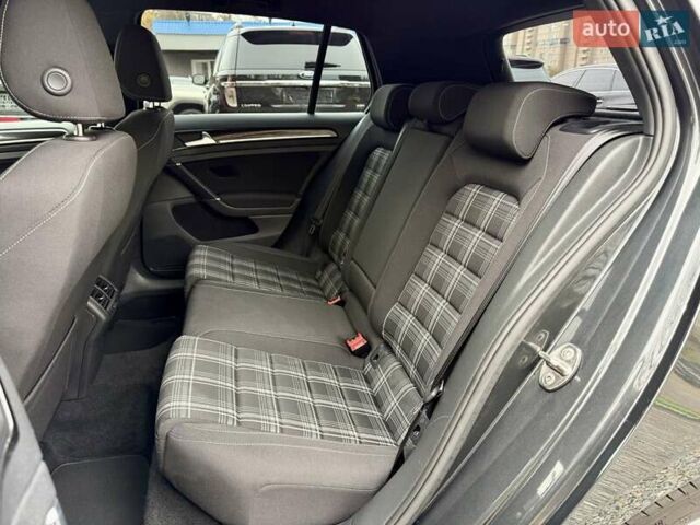 Серый Фольксваген Golf GTD, объемом двигателя 2 л и пробегом 138 тыс. км за 19000 $, фото 9 на Automoto.ua