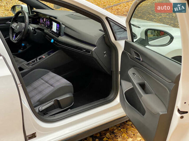 Белый Фольксваген Golf GTE, объемом двигателя 1.4 л и пробегом 138 тыс. км за 30500 $, фото 17 на Automoto.ua