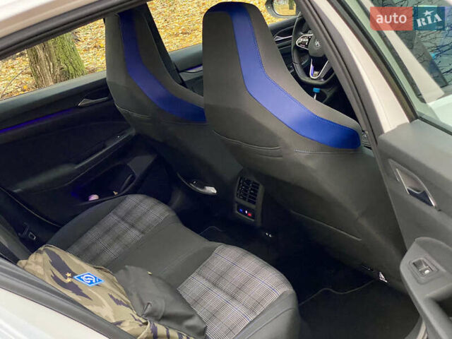 Белый Фольксваген Golf GTE, объемом двигателя 1.4 л и пробегом 138 тыс. км за 30500 $, фото 12 на Automoto.ua