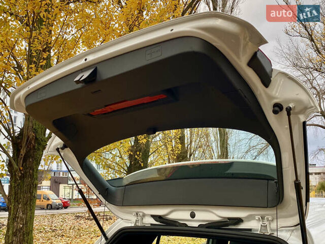 Белый Фольксваген Golf GTE, объемом двигателя 1.4 л и пробегом 138 тыс. км за 30500 $, фото 10 на Automoto.ua