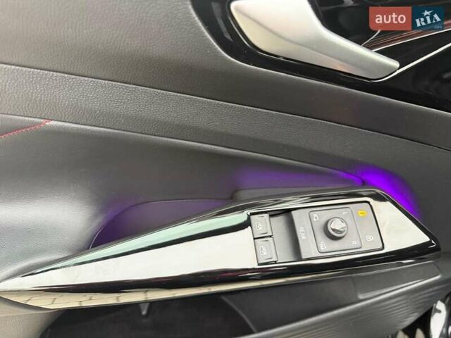 Чорний Фольксваген ID.4 GTX, об'ємом двигуна 0 л та пробігом 16 тис. км за 32880 $, фото 5 на Automoto.ua